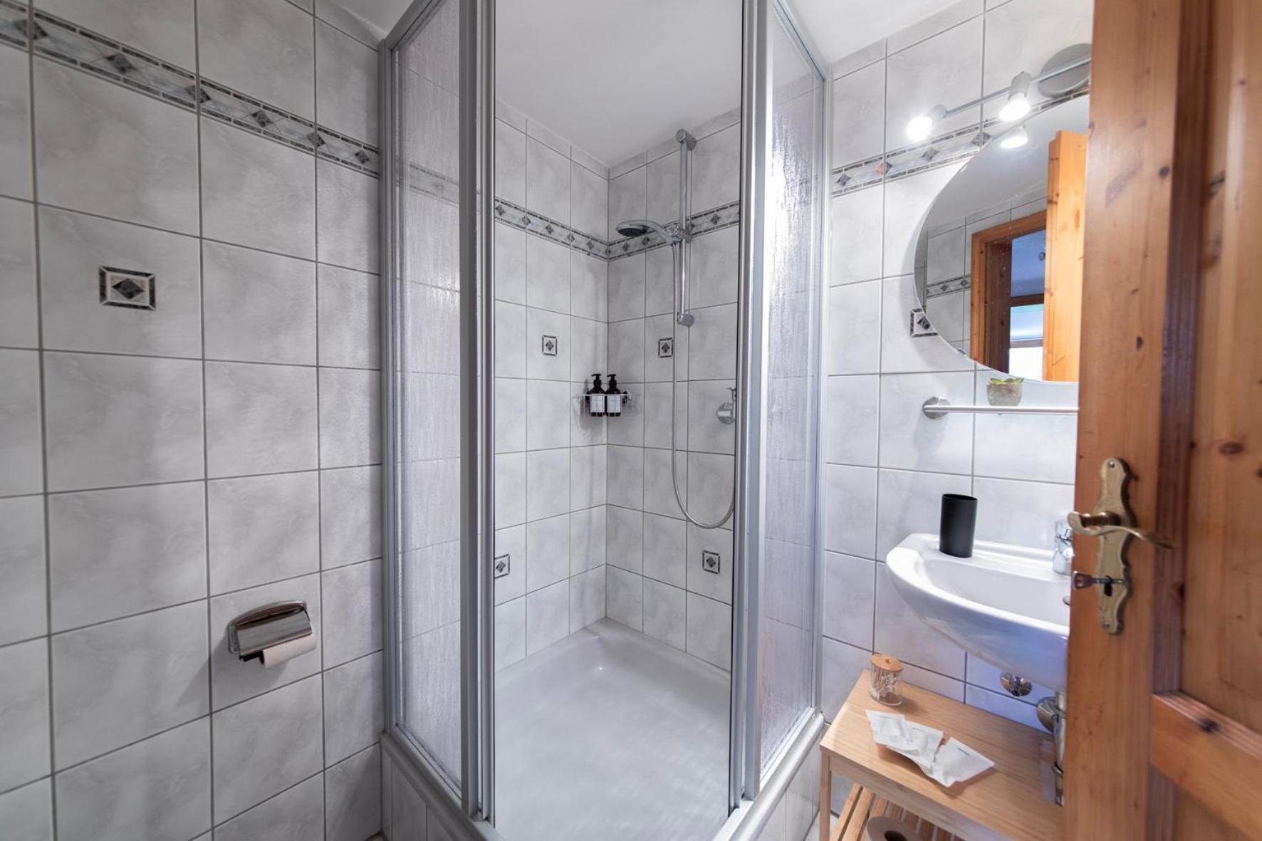 Apartamento Cozy I Hochwertig Eingerichtet Netflix Parkplatz Nespresso Longkamp Exterior foto